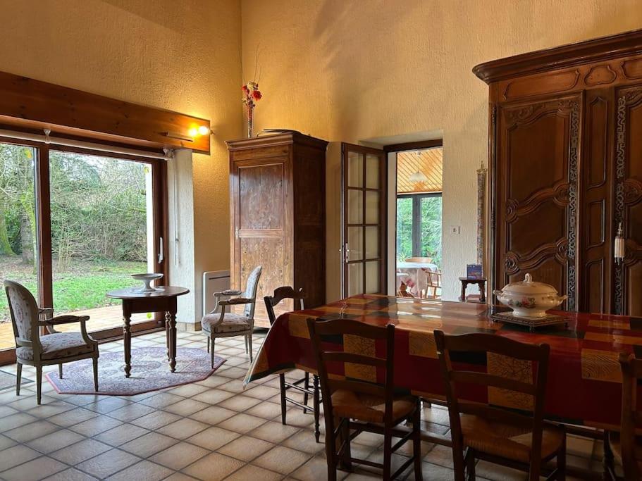 Maison Paisible Avec Lac Prive Secondigny Exterior foto