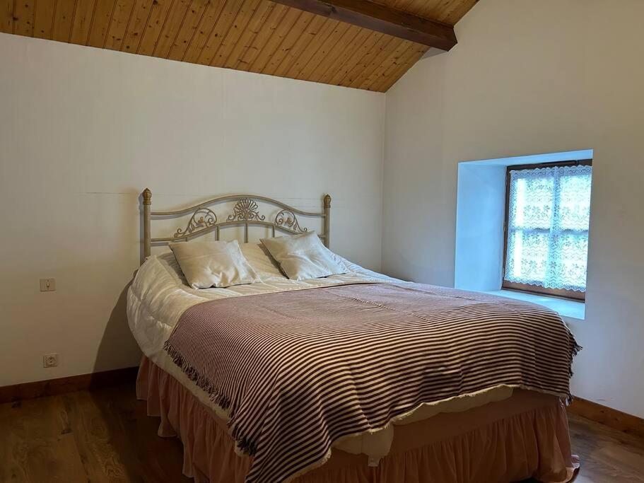 Maison Paisible Avec Lac Prive Secondigny Exterior foto
