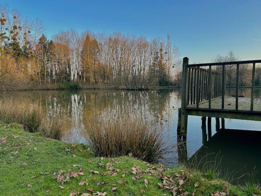 Maison Paisible Avec Lac Prive Secondigny Exterior foto