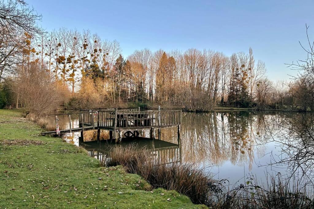 Maison Paisible Avec Lac Prive Secondigny Exterior foto